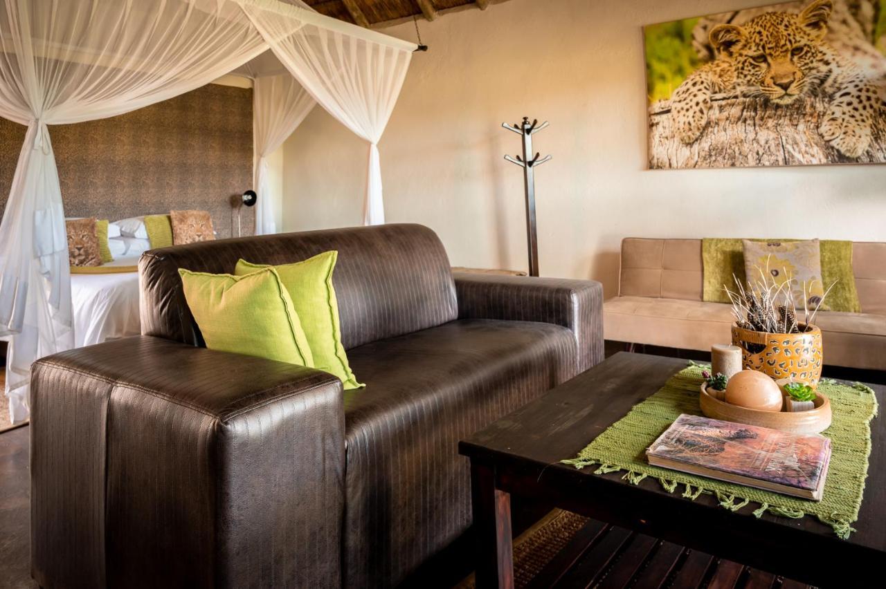 Umkumbe Safari Lodge Riverside Скукуза Экстерьер фото