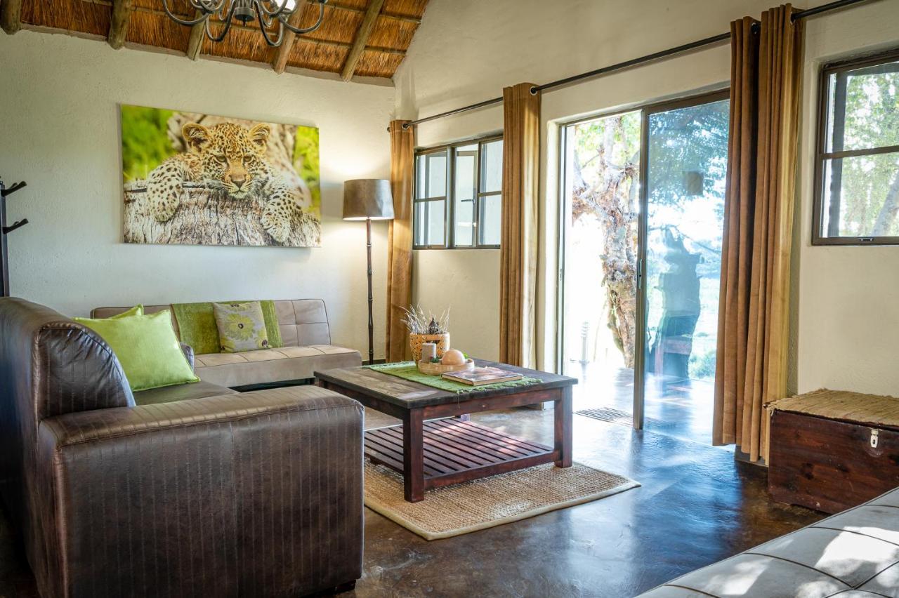 Umkumbe Safari Lodge Riverside Скукуза Экстерьер фото